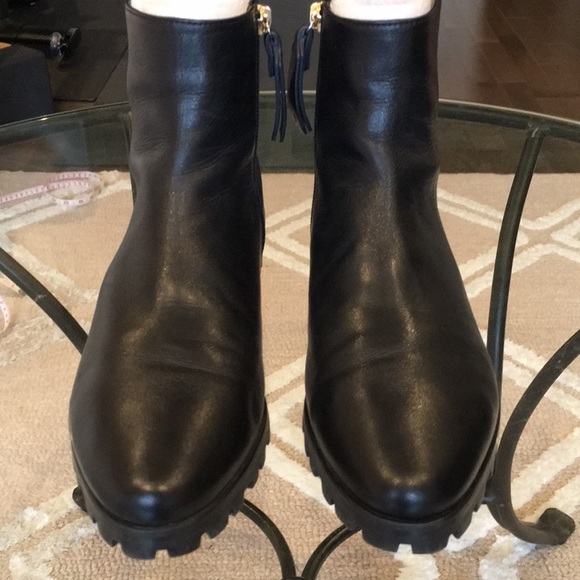 Stuart Weitzman Riley Ankle Zip Up Bootie with Lug Sole Black Size 8. Like New! - Picture 3 of 16